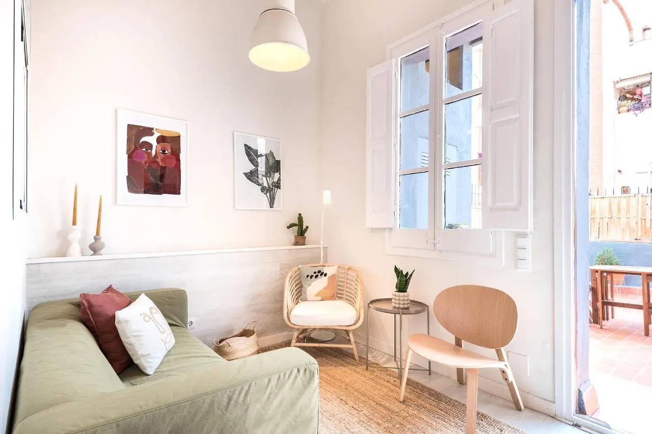Apartman Cozy Apt With Sunny Terrace In The Heart Of Gracia Barcelona